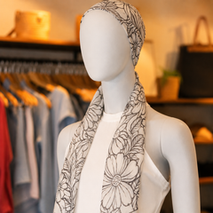 Lenço Pelerine Slim Floral Bege